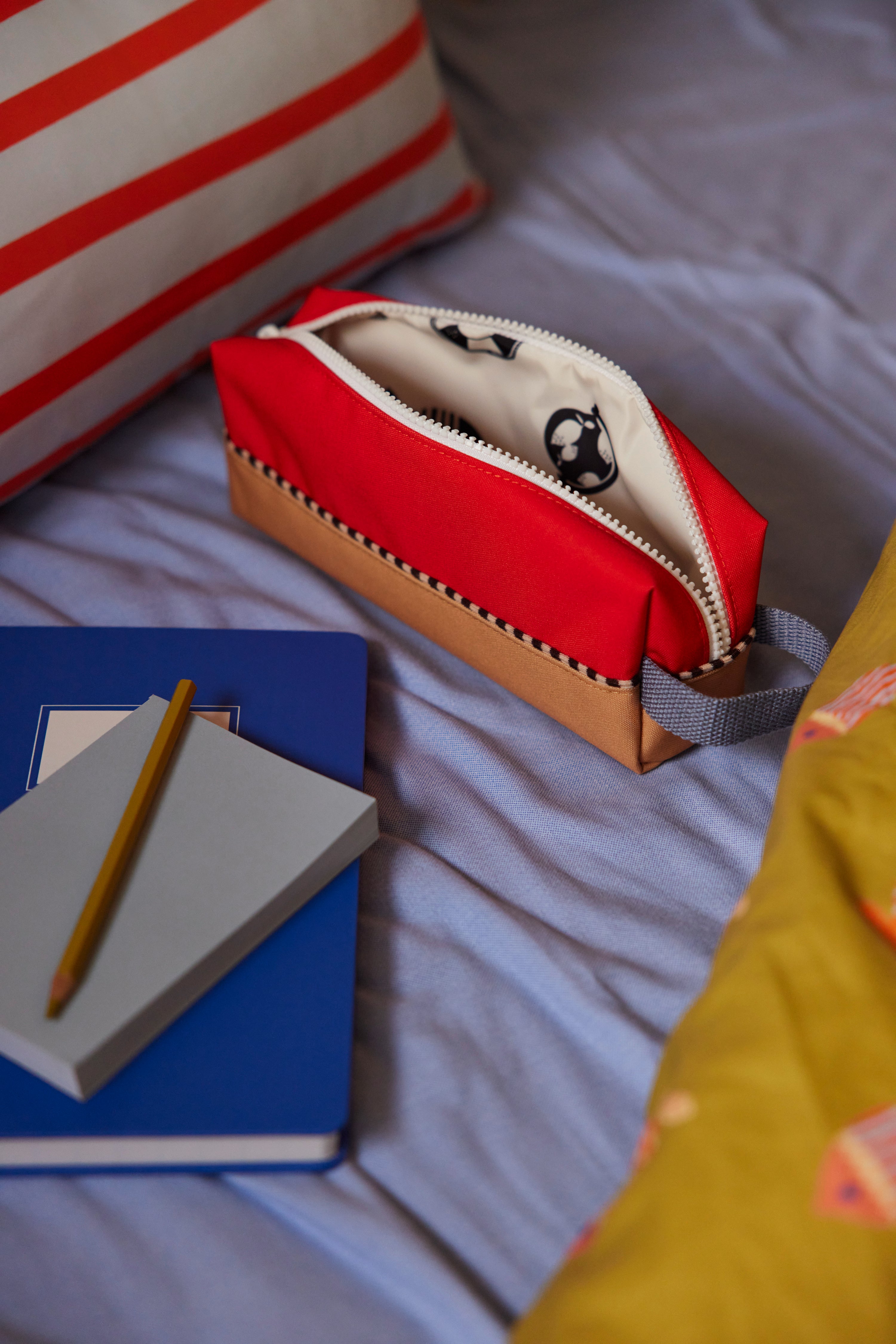 Sticky Lemon Pencil Case/Pennenzak Wonders | Colourblocking | Red Hat + Jane Beige