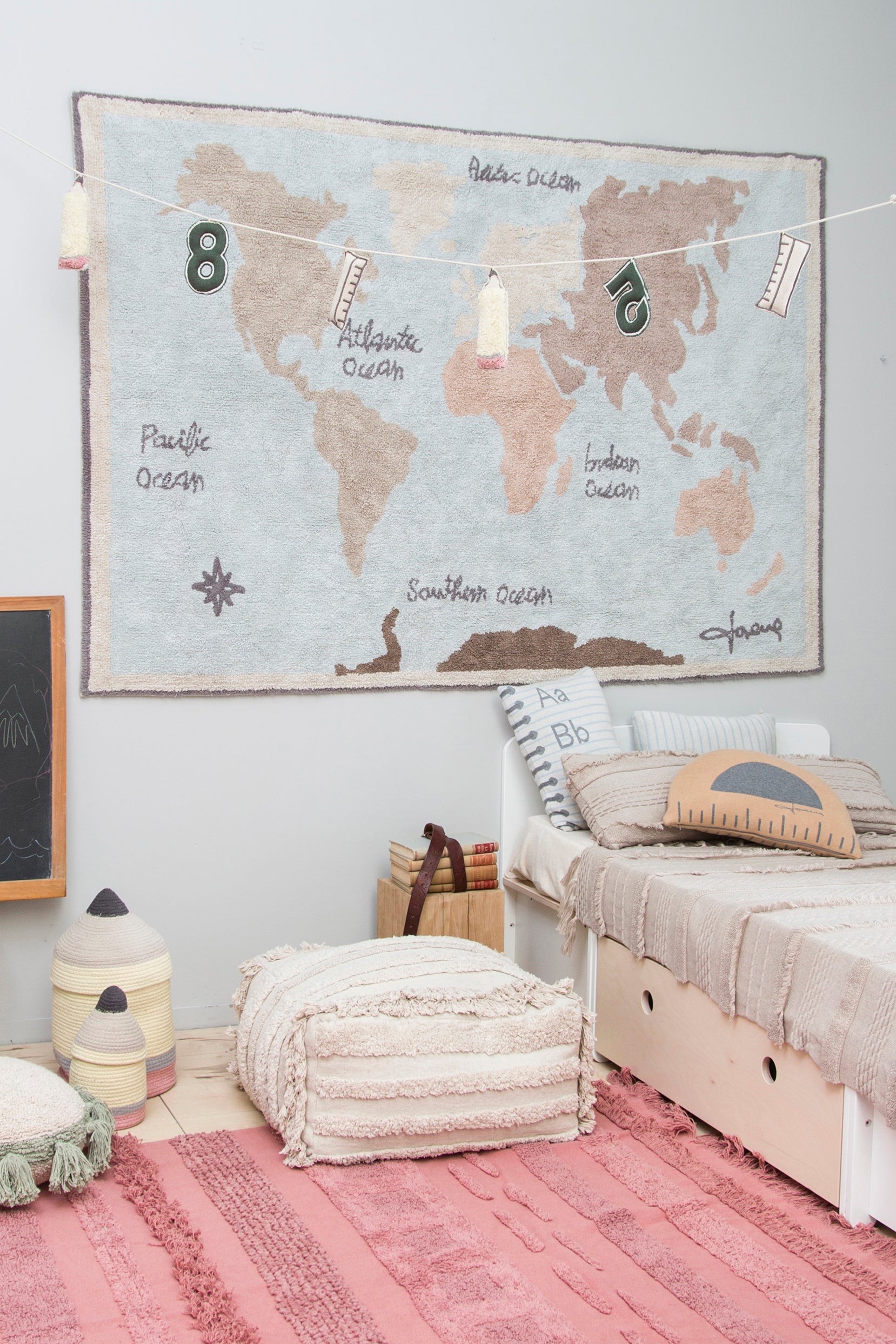 Lorena Canals Washable cotton rug - Vintage Map - 140x200cm