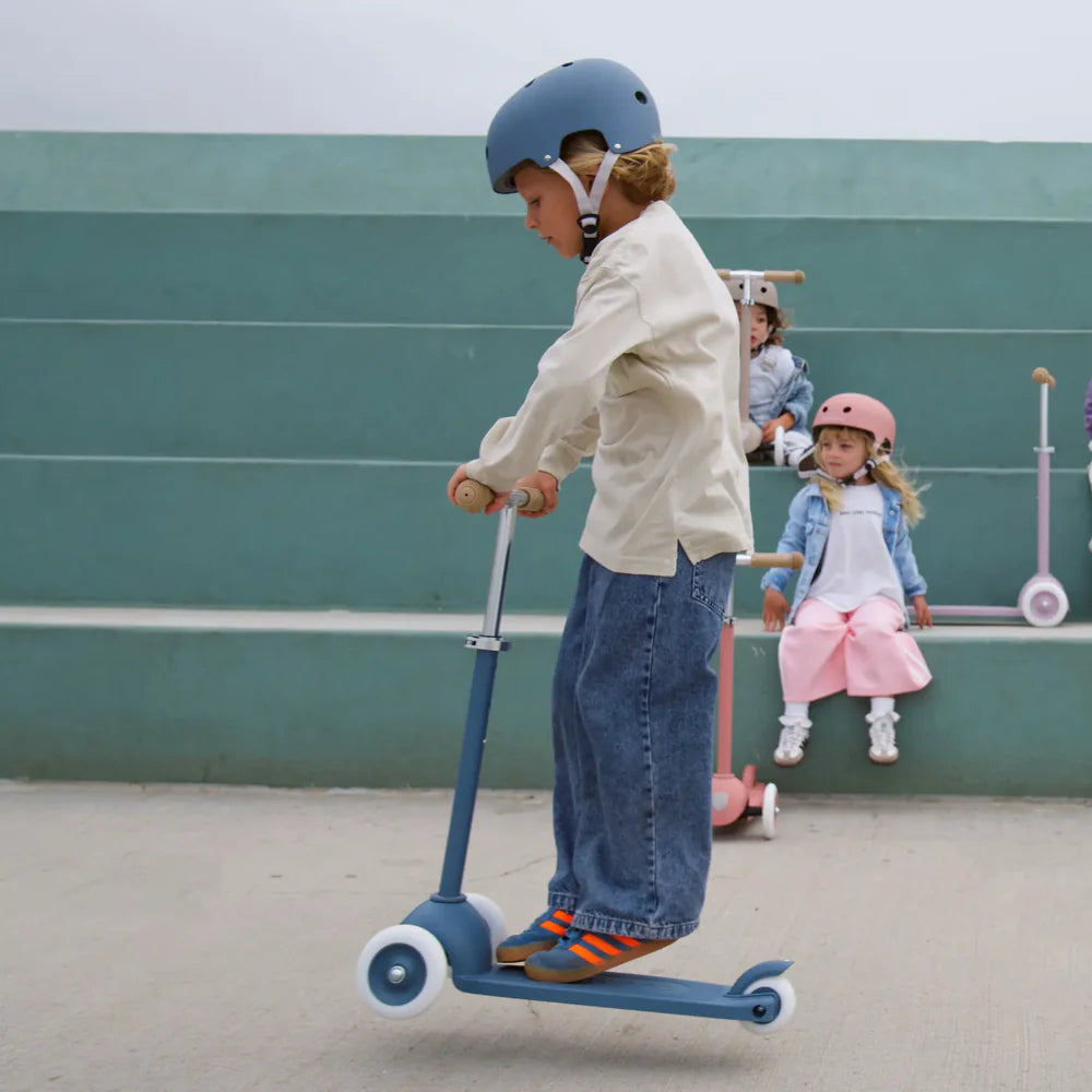 Konges Sløjd Balance bike with bell and wicker basket - Cherry