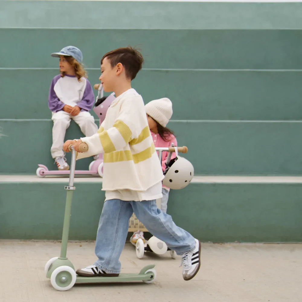 Konges Sløjd Balance bike with bell and wicker basket - Cherry