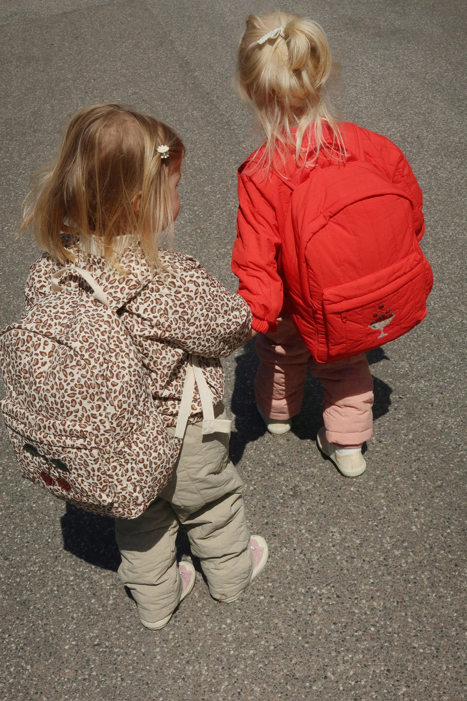 Konges Sløjd Juno Pailletten-Rucksack/Büchertasche – 34 x 25 x 10 cm – Rosette