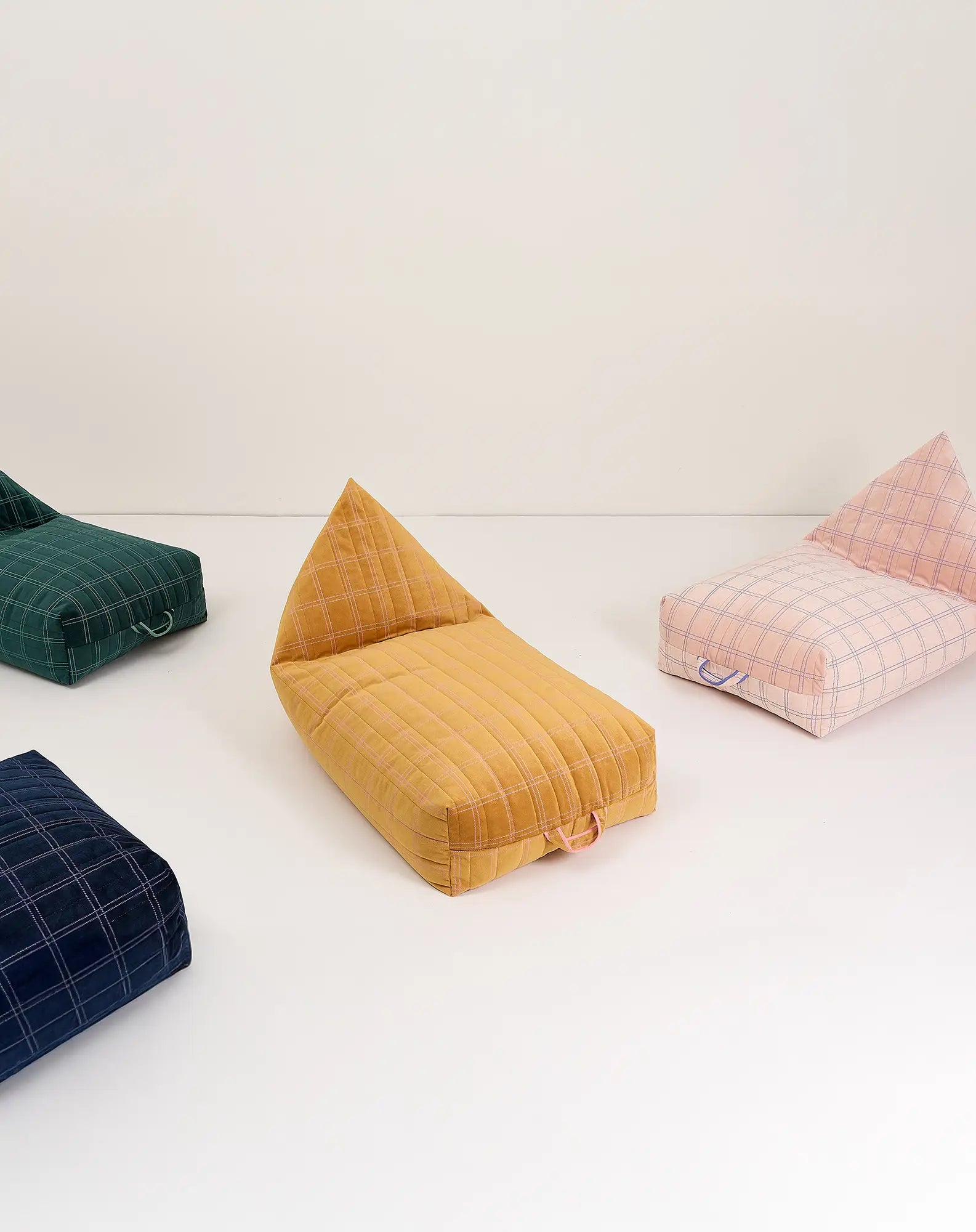 Nobodinoz Oasis Kids Zitzak - 60x109x60cm - Ochre Pink Windowpane