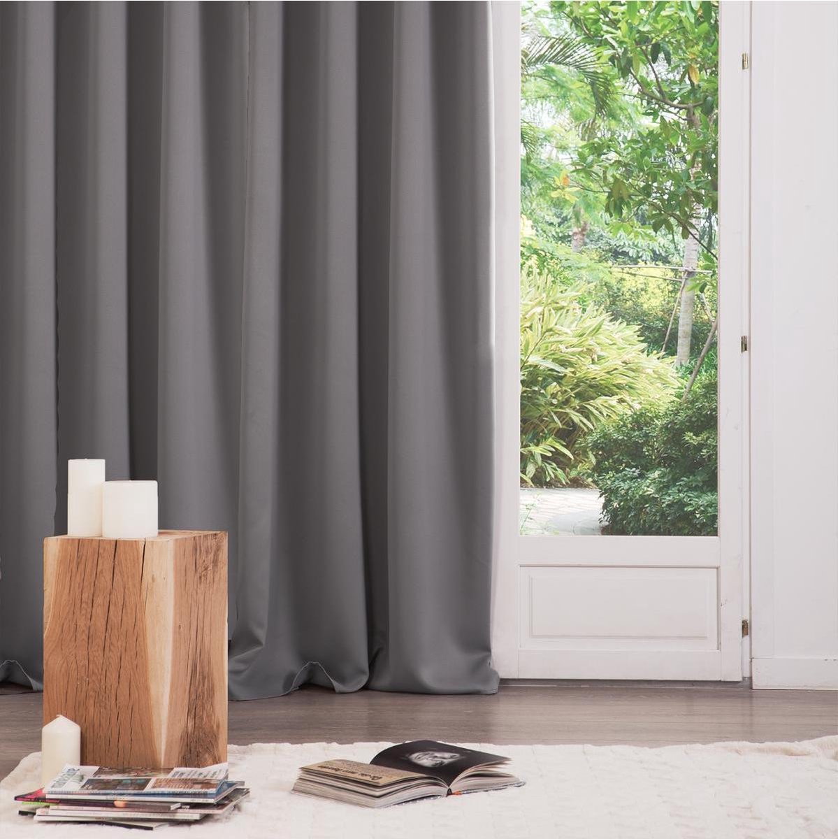 Atmosphera set van 2 Grijze verduisteringsgordijnen 135x240cm - Kant en klaar met ringen - Gordijn raambekleding - 2 stuks grijs