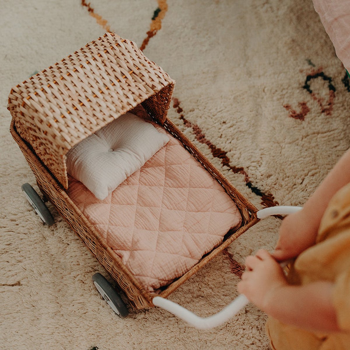 Olli Ella - Rotan Strolley Natural - Kinderwagen - Poppenwagen - Buggy - Wandelwagen - Trolley