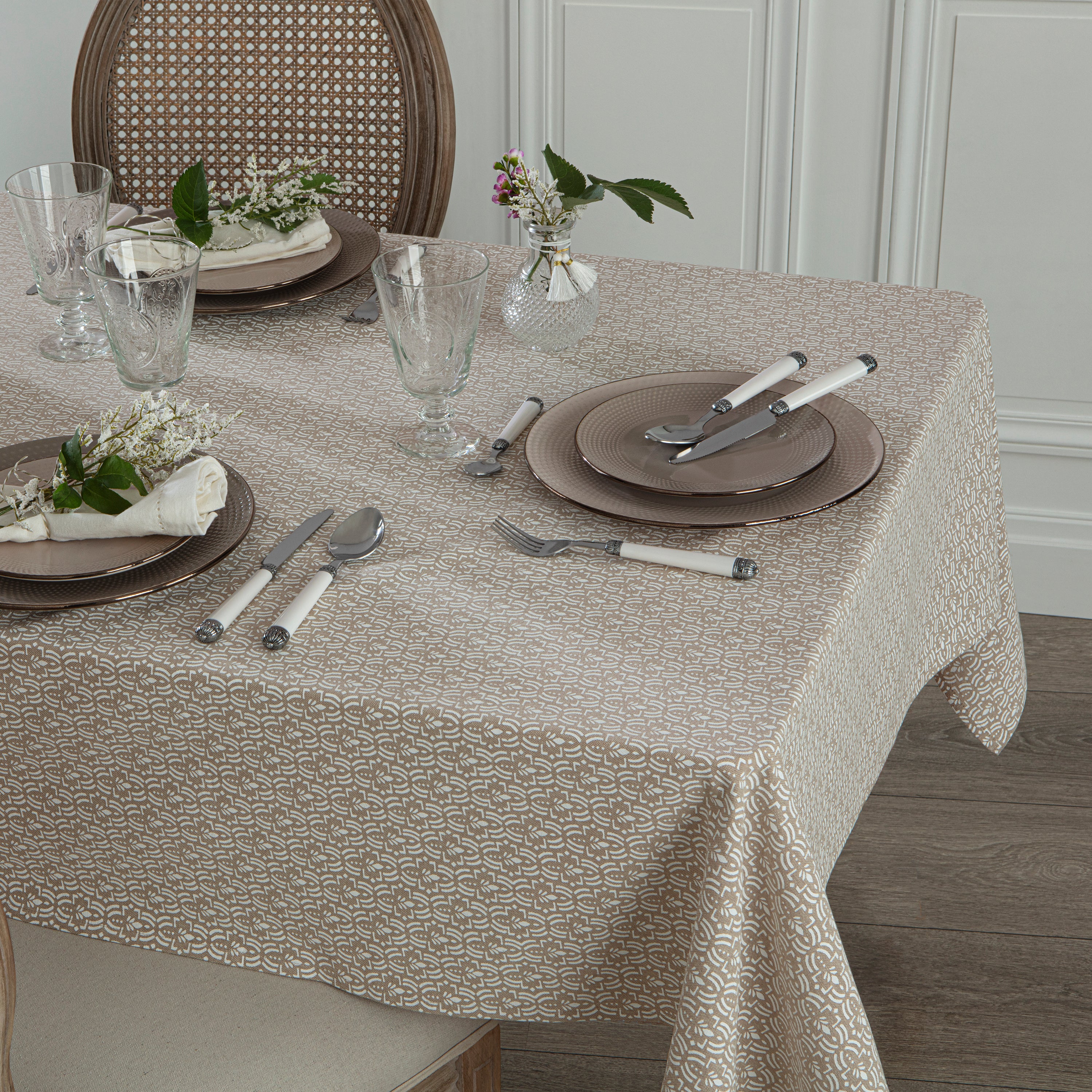 Atmosphera Tafelkleed Kadi Arya - 150 x 250 cm - 100% katoen - Linnenbeige