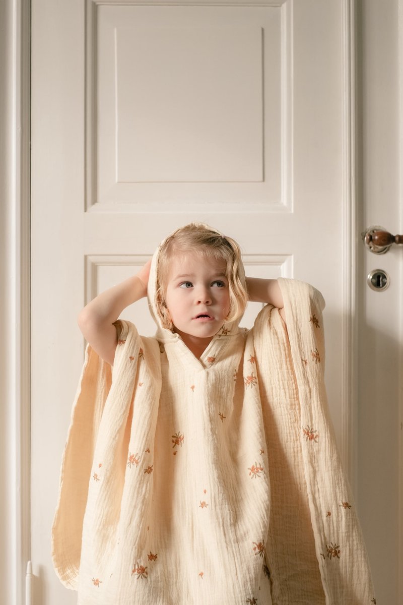 Poncho havtorn Large - 80 X 80 cm - 4J+ - Tetra biologisch katoen